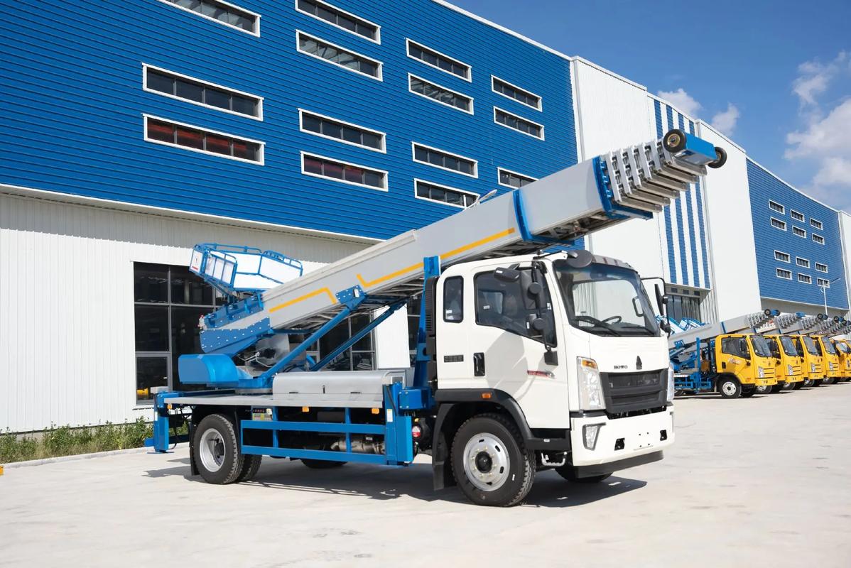 万年县出租云梯车高空作业车 建筑垃圾搬运